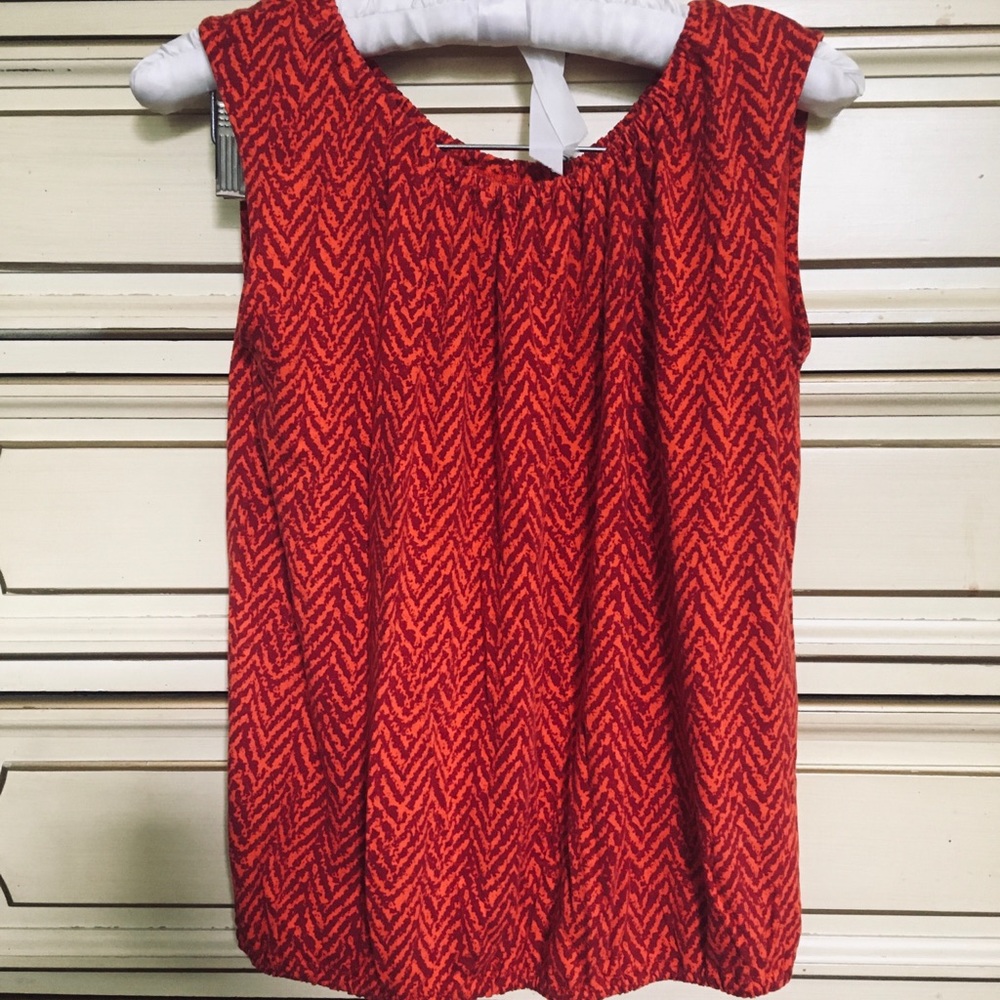Cute stretchy top with skinny elastic waist